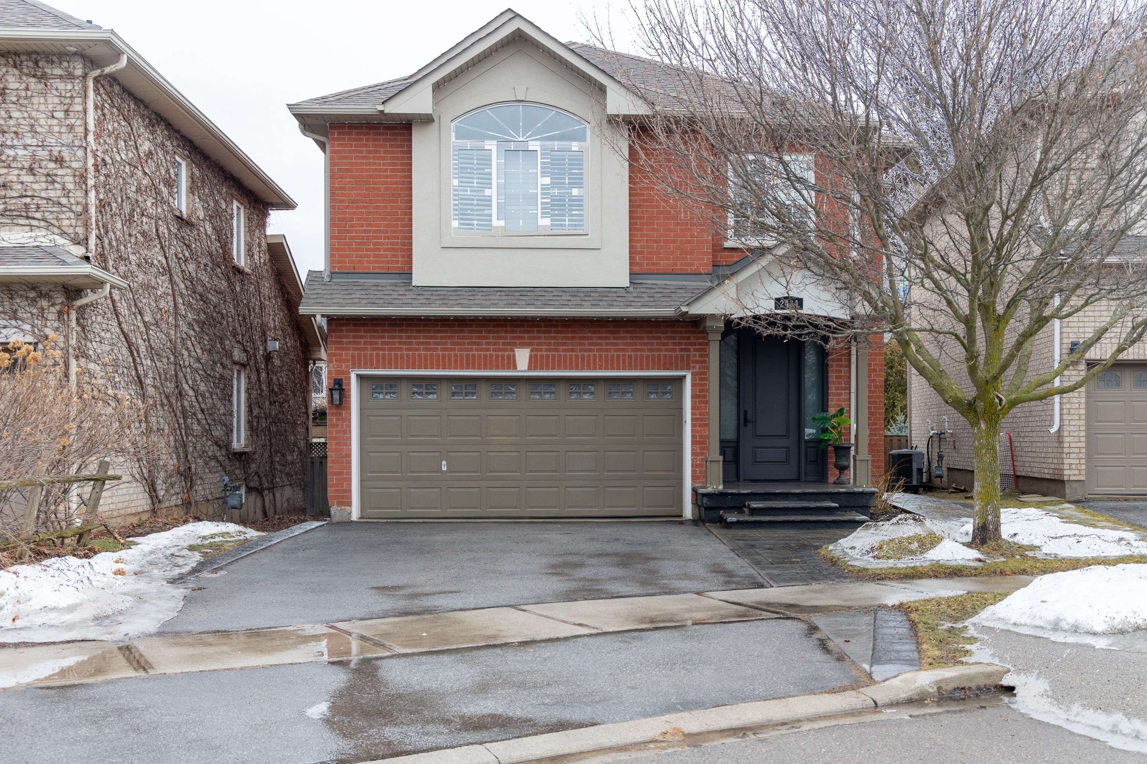 2434 Blue Holly CRES, Oakville, ON L6M 4V4