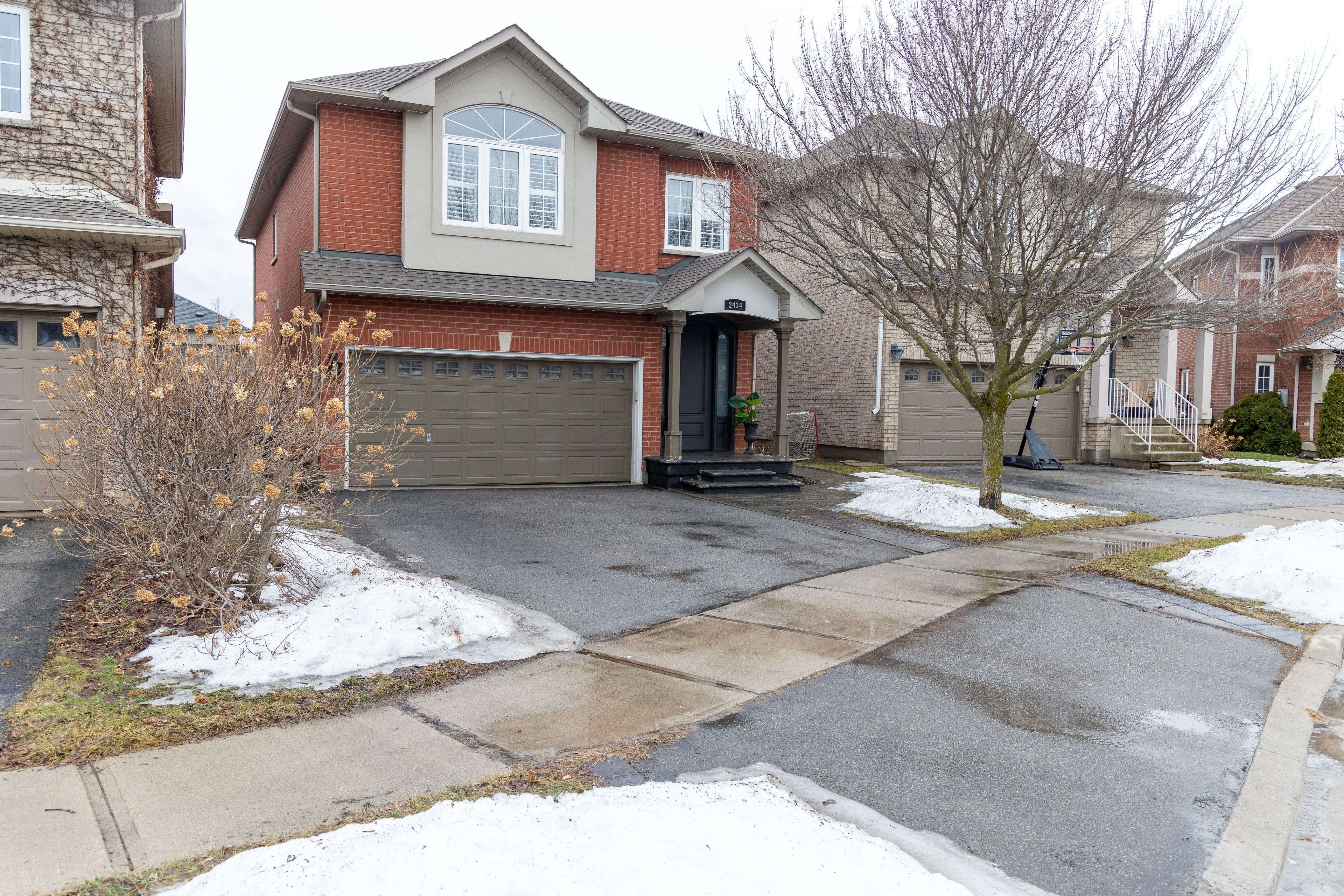2434 Blue Holly CRES, Oakville, ON L6M 4V4