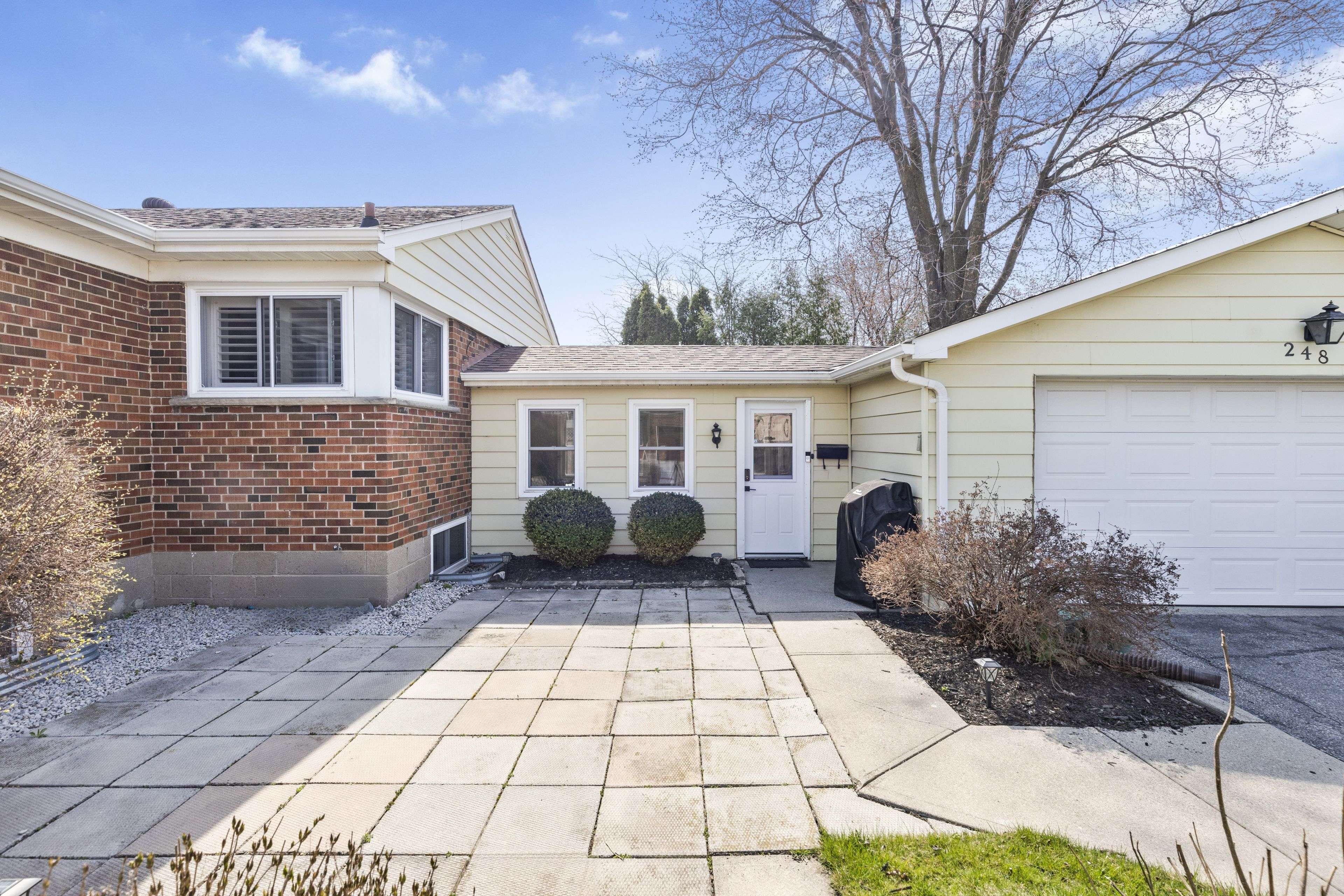 248 Kingsleigh CT, Milton, ON L9T 1X7