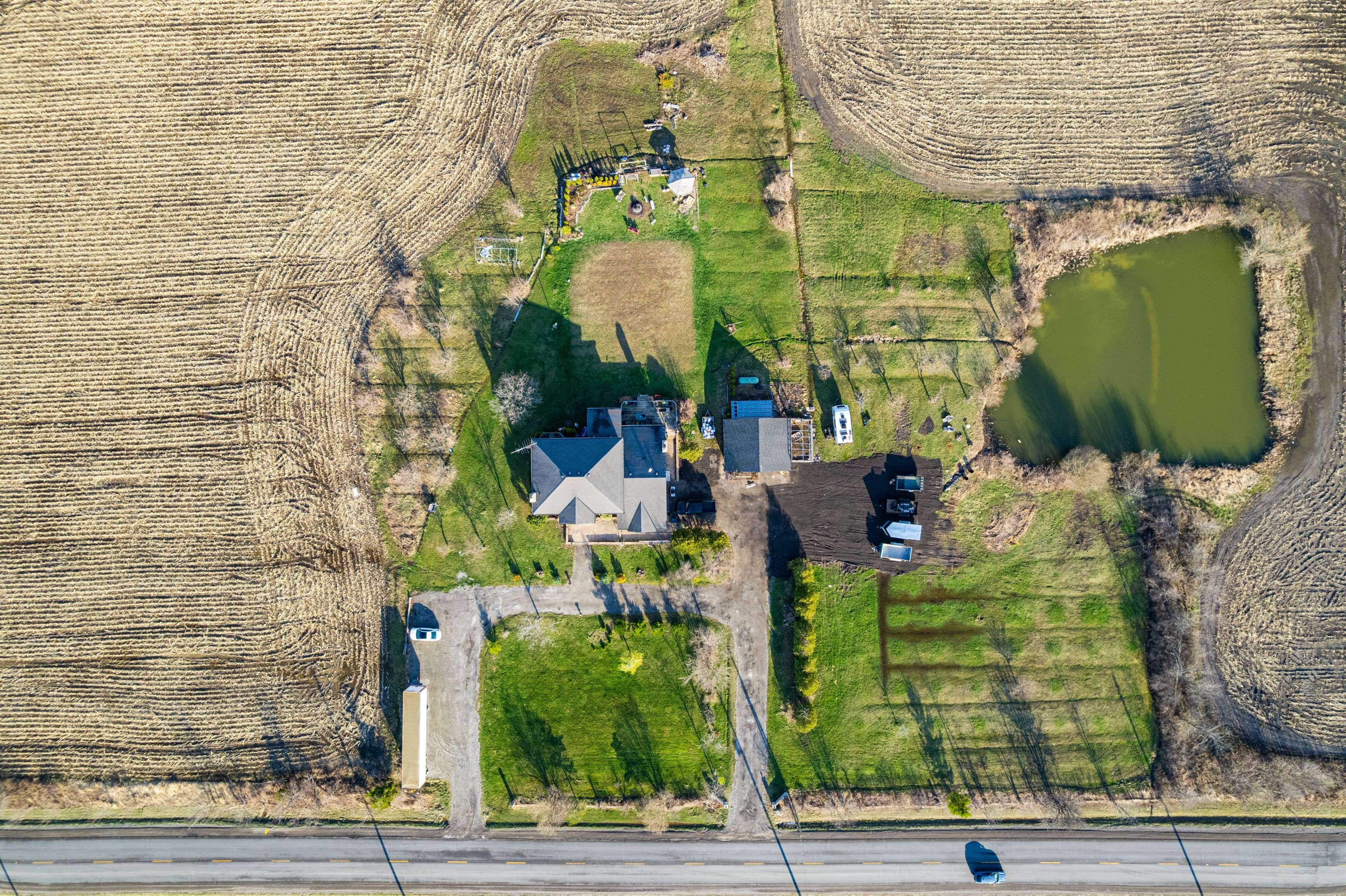 225 Park RD S, Grimsby, ON L3M 4E7