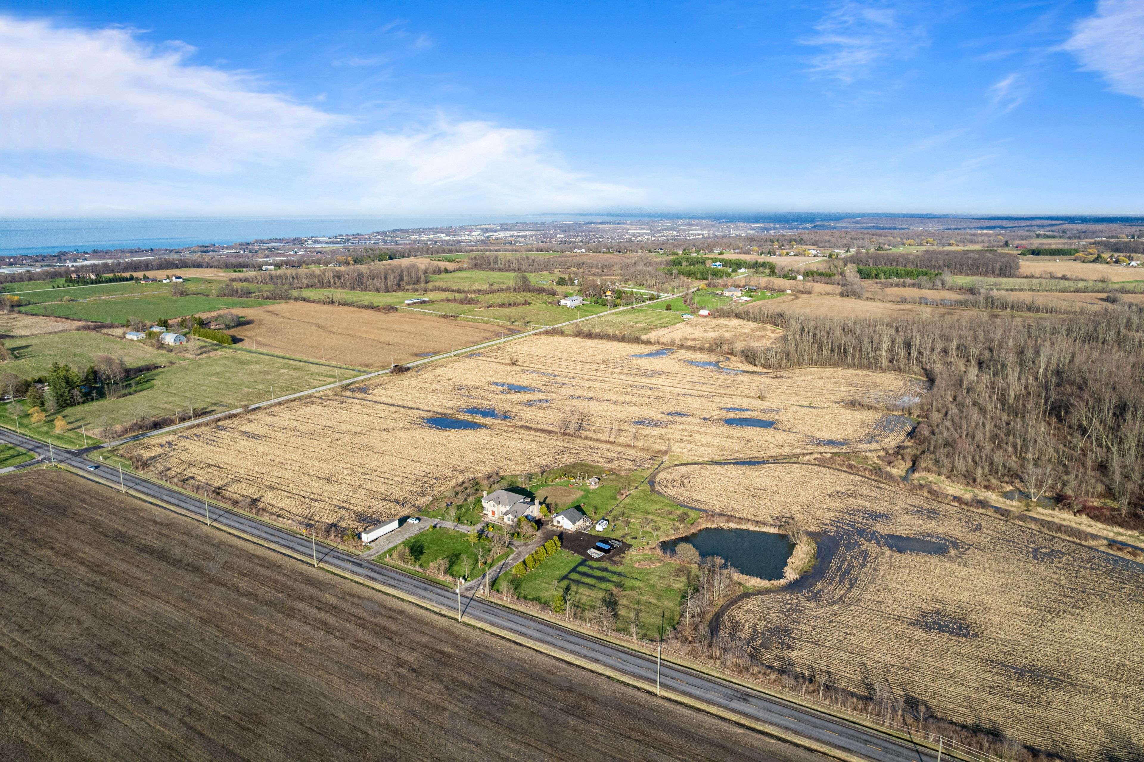 225 Park RD S, Grimsby, ON L3M 4E7