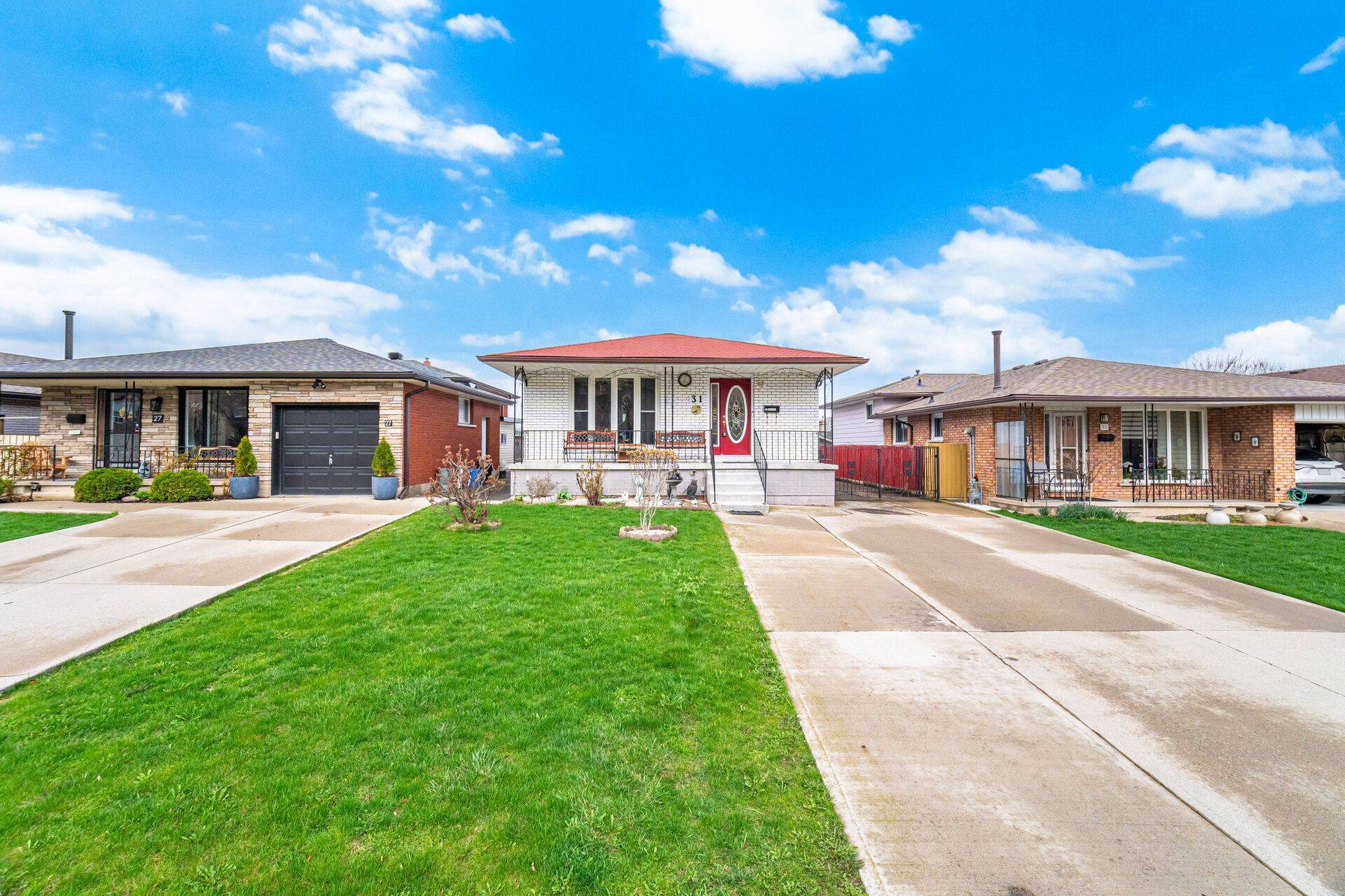 31 Summercrest DR, Hamilton, ON L8K 6G5