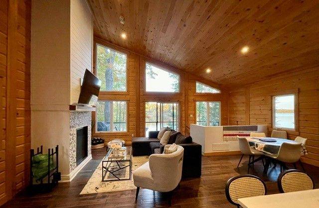 170 Hill ST, Gravenhurst, ON P1P 1R2