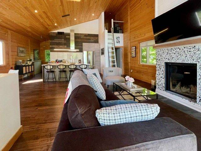 170 Hill ST, Gravenhurst, ON P1P 1R2