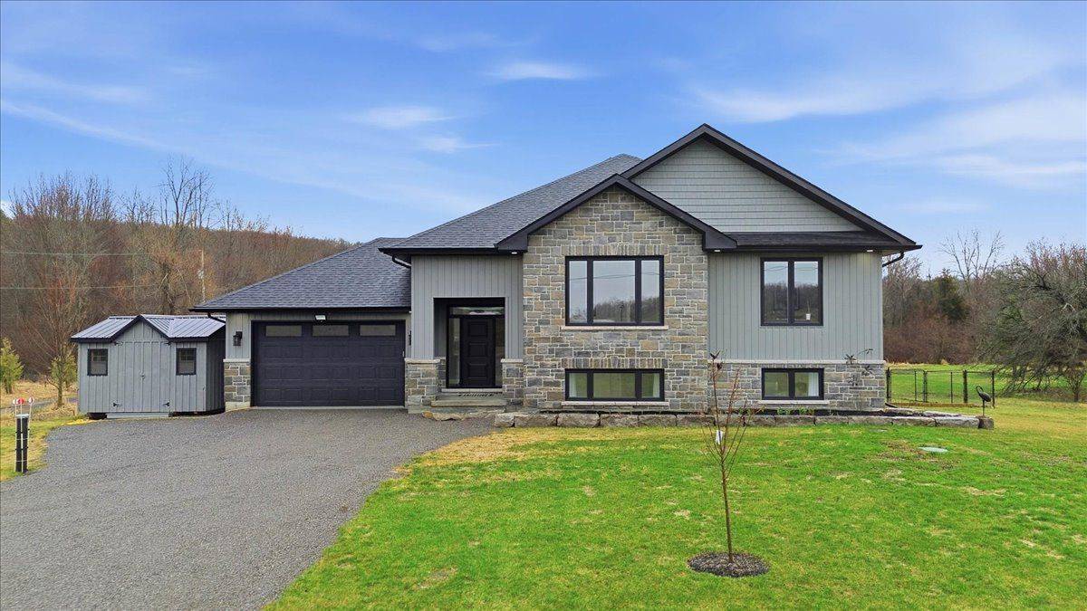 564 Willett RD, Belleville, ON K0K 2Y0