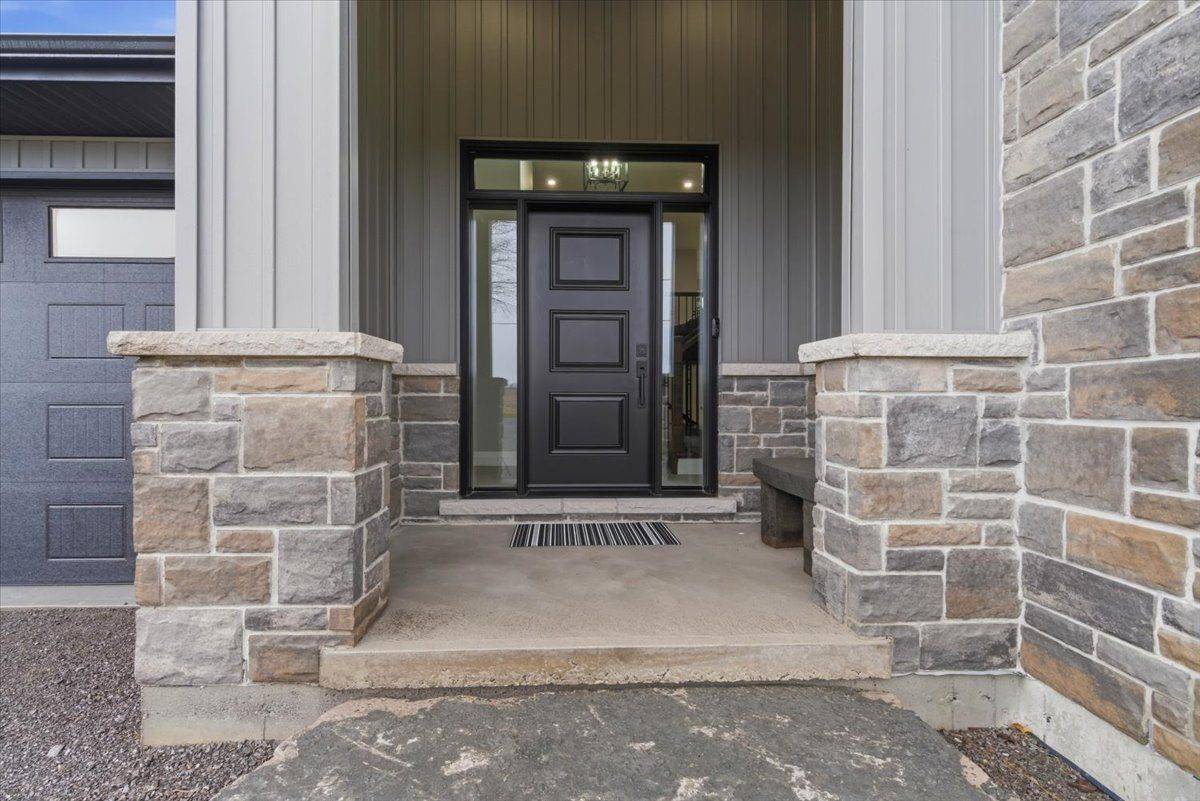 564 Willett RD, Belleville, ON K0K 2Y0