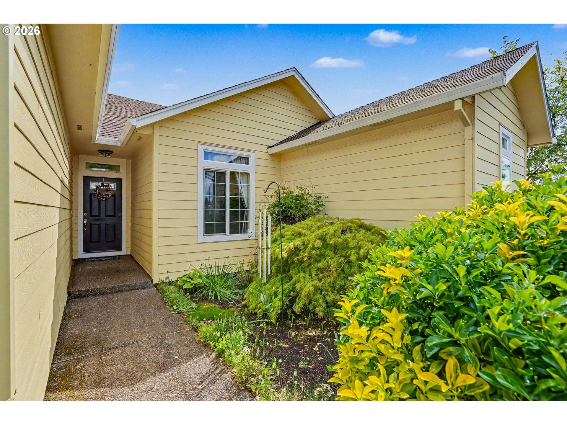 860 N 2ND ST, Silverton, OR 97381