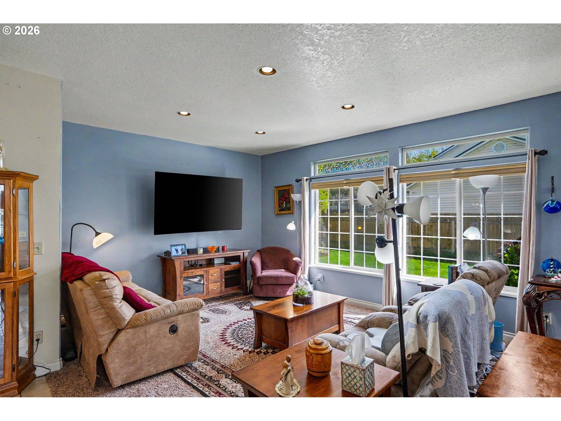 860 N 2ND ST, Silverton, OR 97381