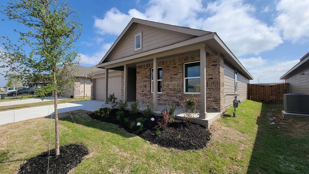 11133 LONE RANGER Lane, Fort Worth, TX 76036