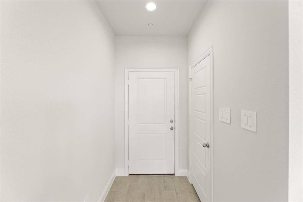 672 Sandiford, Mansfield, TX 76063