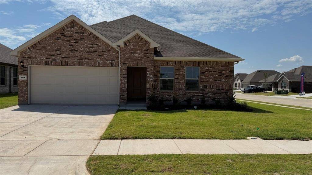 301 GALLANT MAN Court, Granbury, TX 76049
