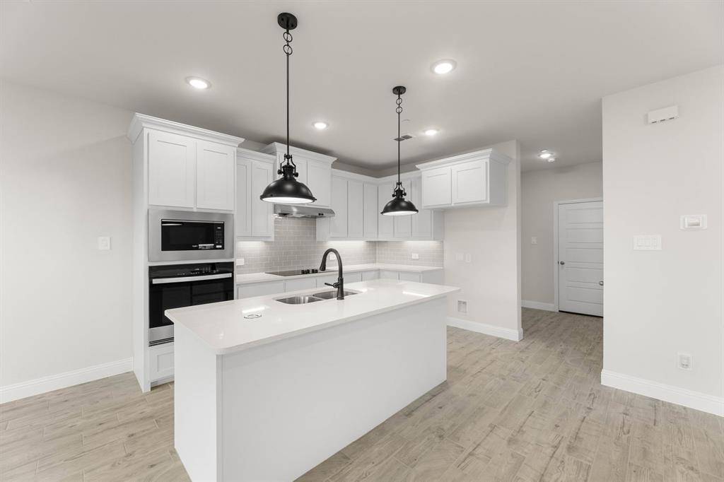 655 Sandiford Court, Mansfield, TX 76063