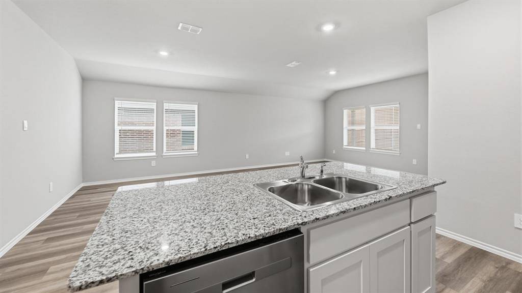 1906 CHEROKEE Lane, Cleburne, TX 76033