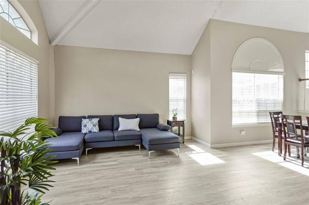 2123 Daniel Way, Carrollton, TX 75006