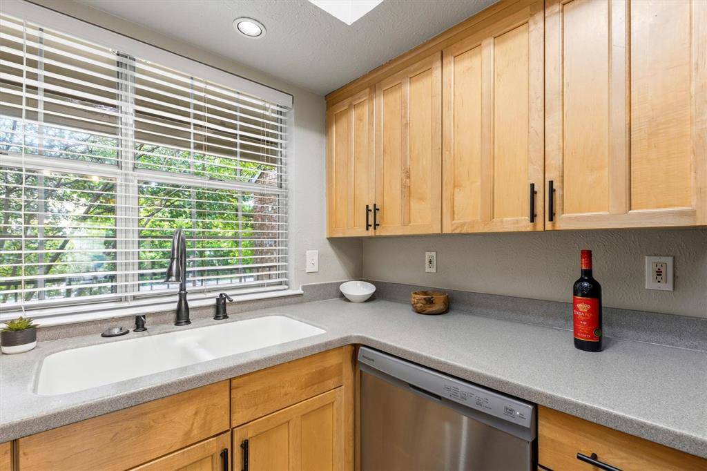 2535 Wedglea Drive #224, Dallas, TX 75211