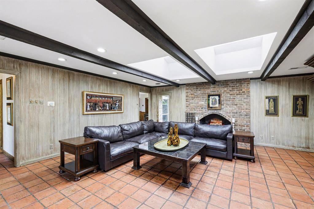 6517 Briarmeade Drive, Dallas, TX 75254