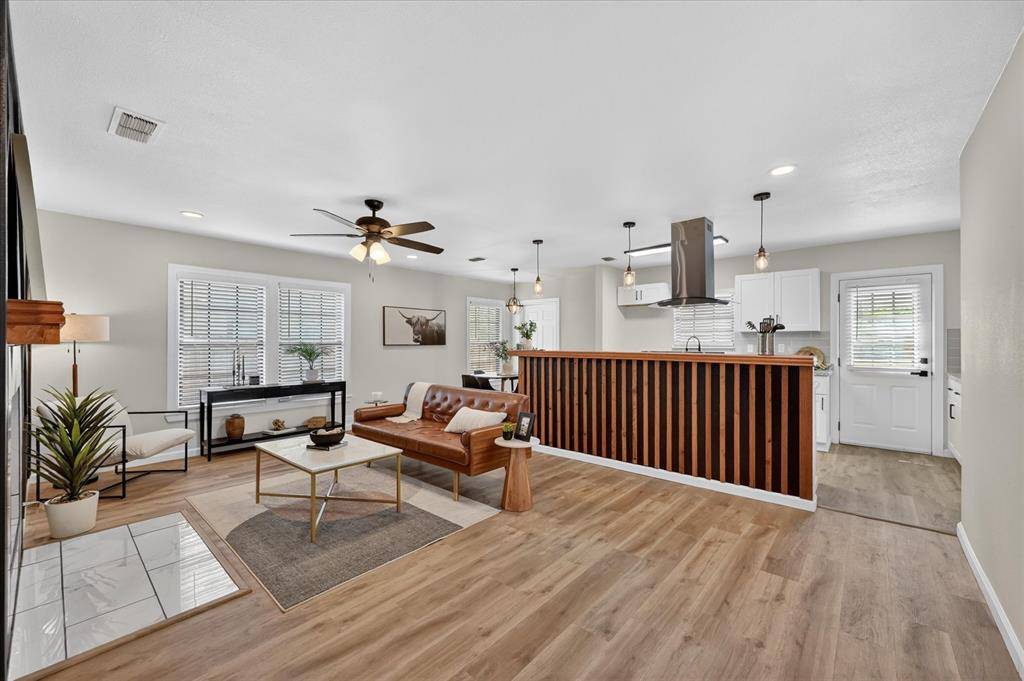 614 Bellevue Drive, Cleburne, TX 76033