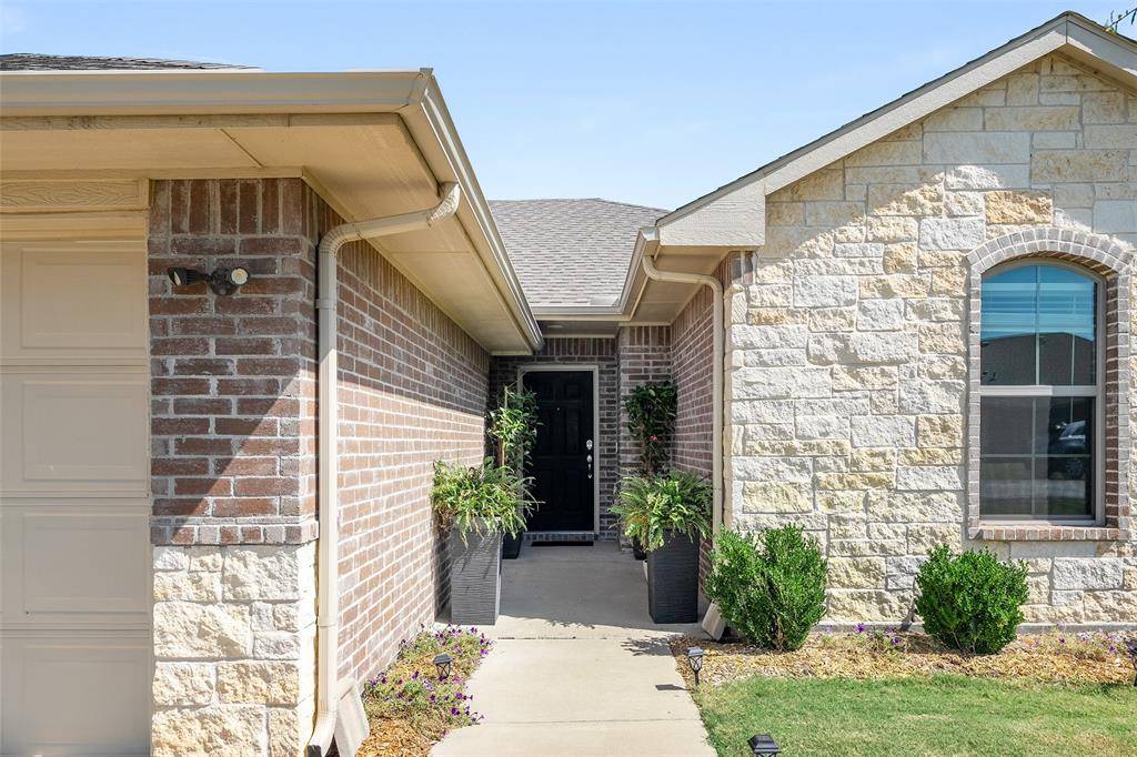 106 Willowbend Loop, Mabank, TX 75147