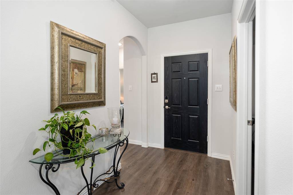 106 Willowbend Loop, Mabank, TX 75147