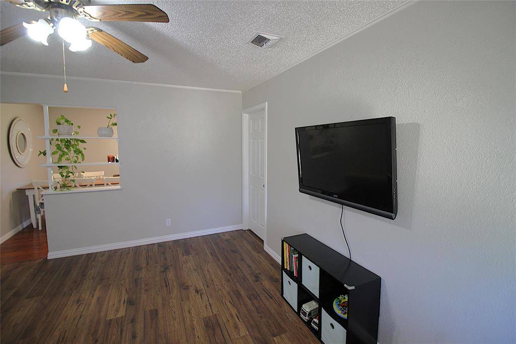 505 College, Italy, TX 76651