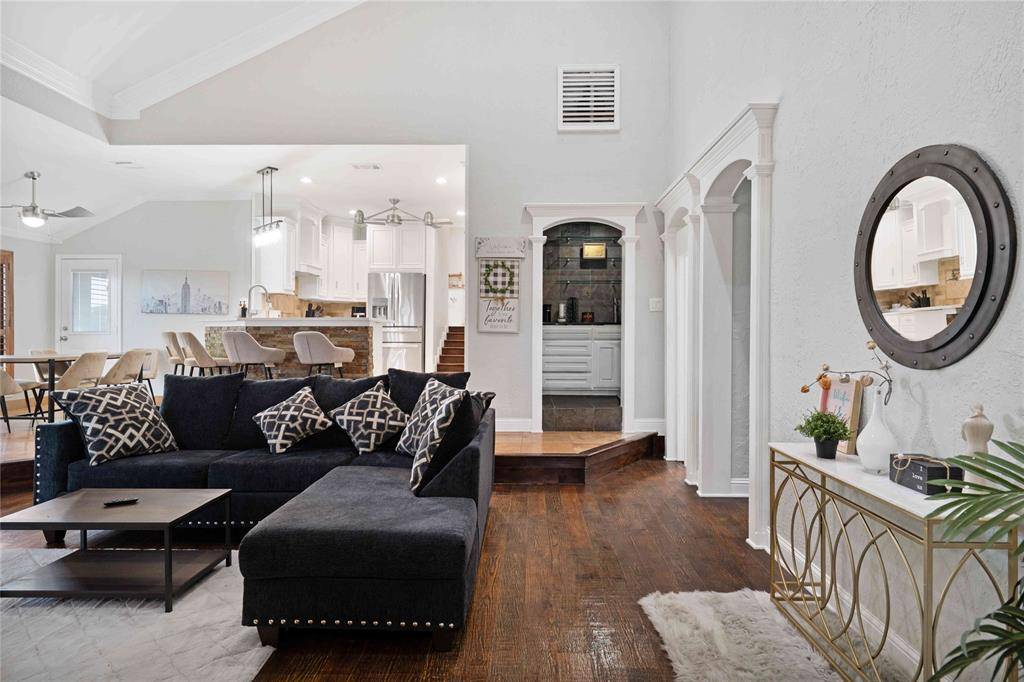 2711 Spyglass Drive, Carrollton, TX 75007