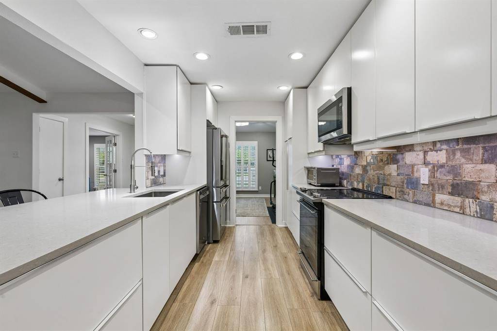 3781 Weeburn Drive, Dallas, TX 75229