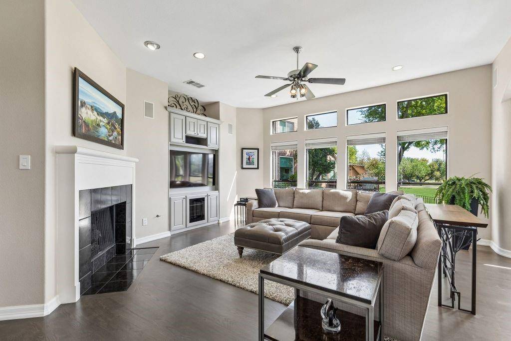 1908 Shumard Oak Lane, Irving, TX 75063