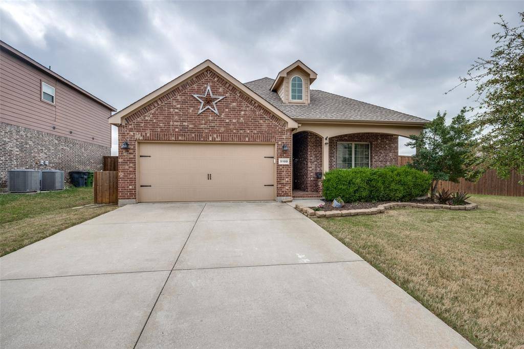 5100 Crystal Lake Avenue, Krum, TX 76249