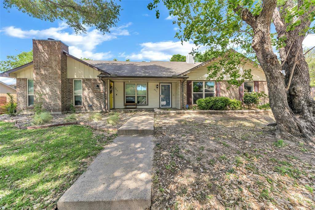 3015 Clover Lane, Euless, TX 76039