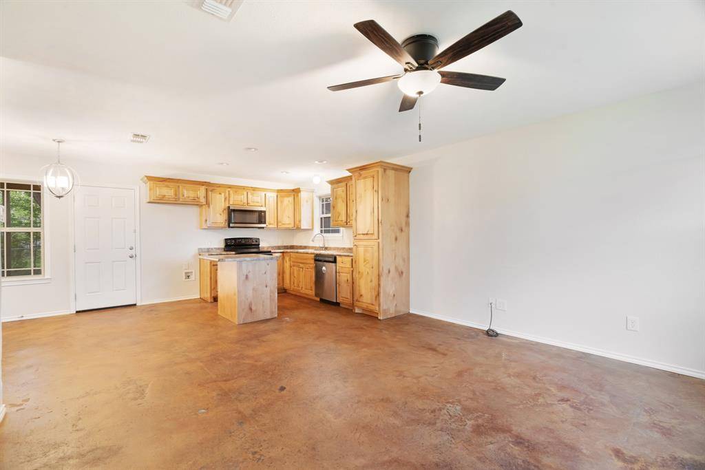 525 19th Street NW, Paris, TX 75460