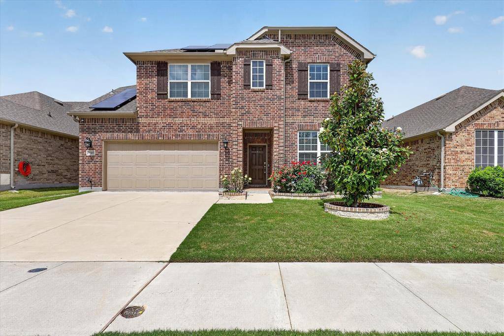 940 Crest Breeze Drive, Fort Worth, TX 76052