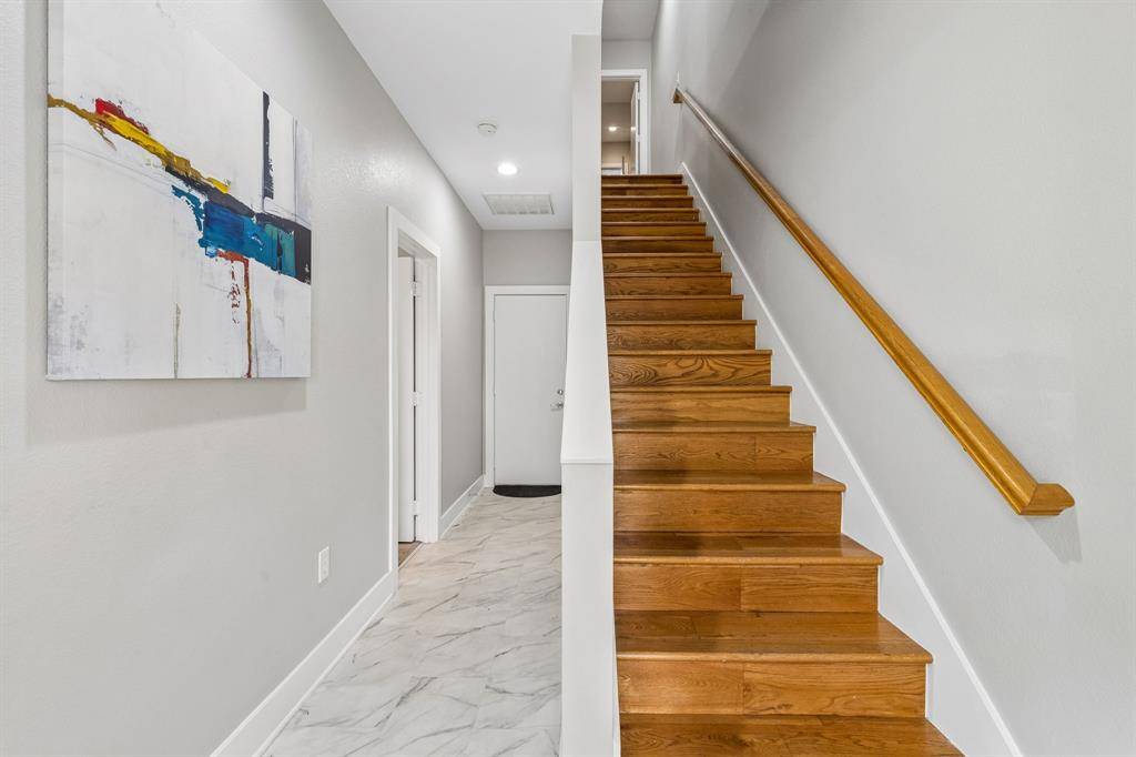 5704 La Vista Drive, Dallas, TX 75206