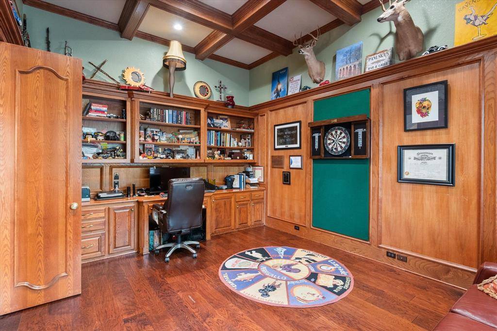 6304 Estates Lane, Fort Worth, TX 76137