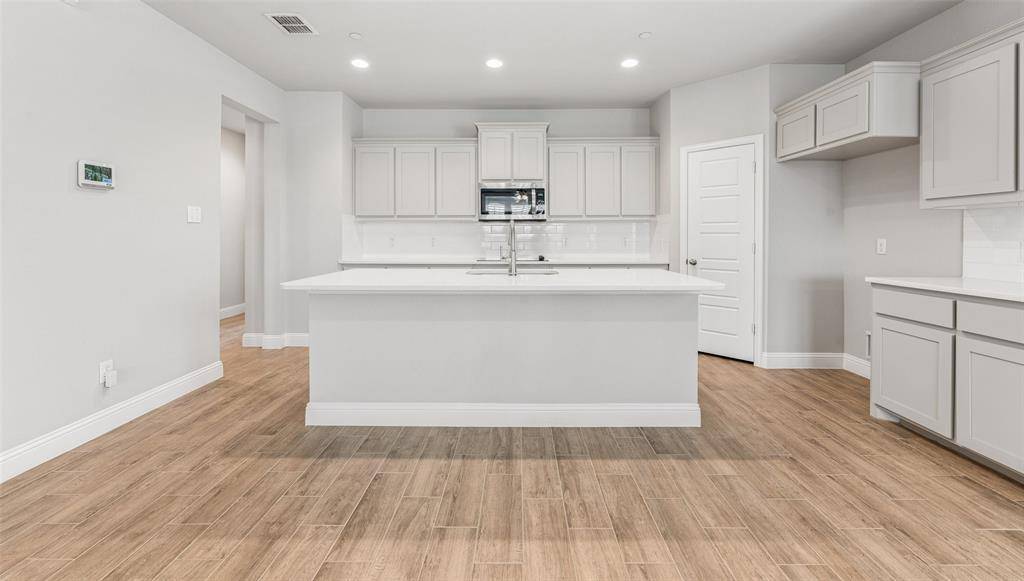 6020 Bursey Road, Watauga, TX 76148