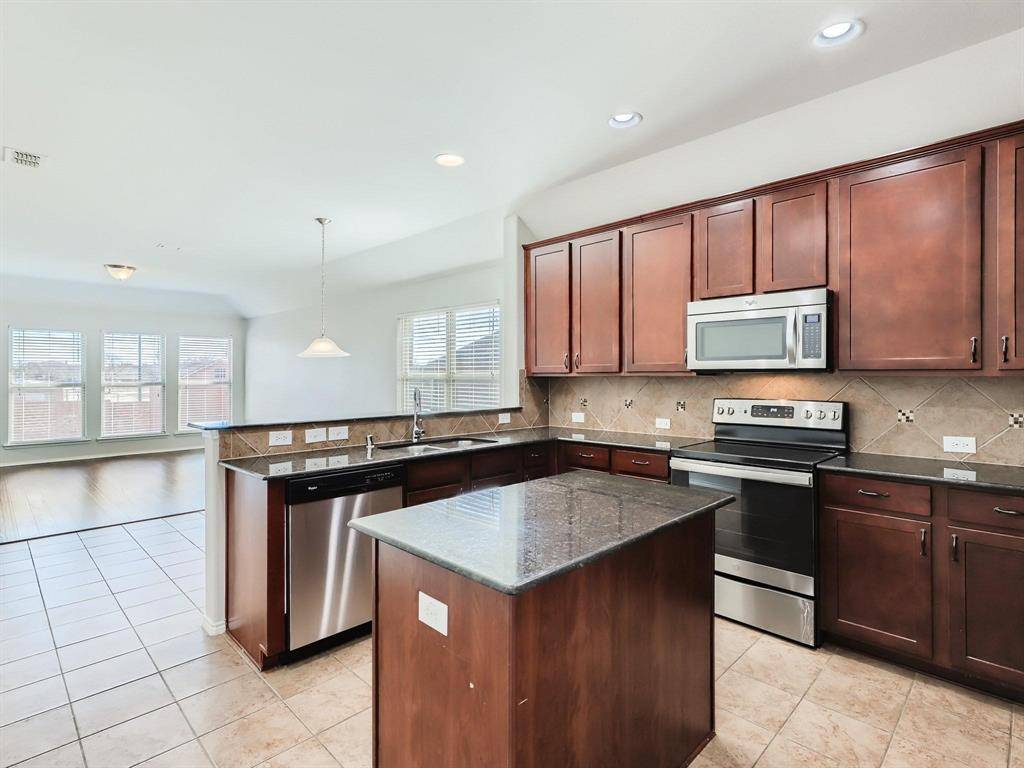 1270 Lasso Drive, Little Elm, TX 75068