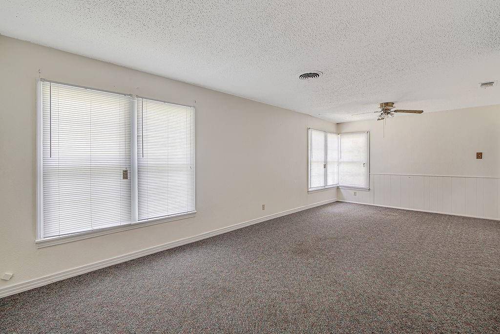 4836 Overton Avenue, Fort Worth, TX 76133