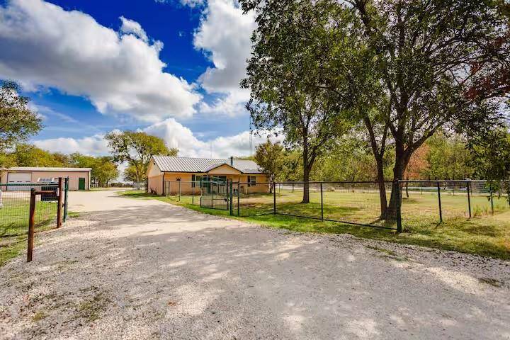 107 Camino Del Rosas, Woodway, TX 76712