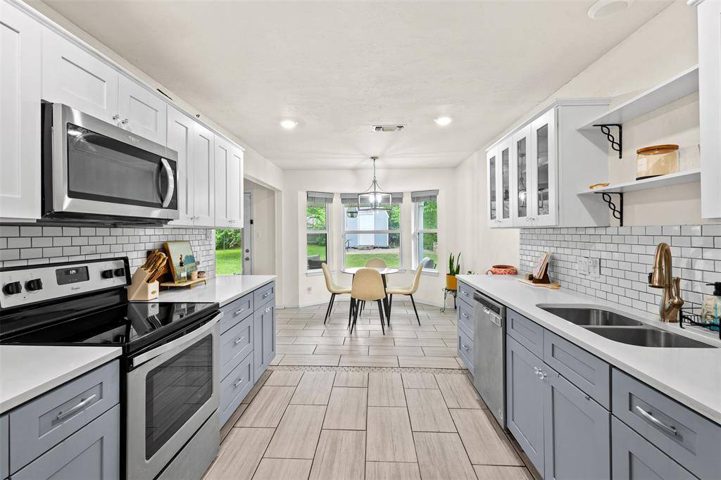 6808 Woodway Drive, Fort Worth, TX 76133