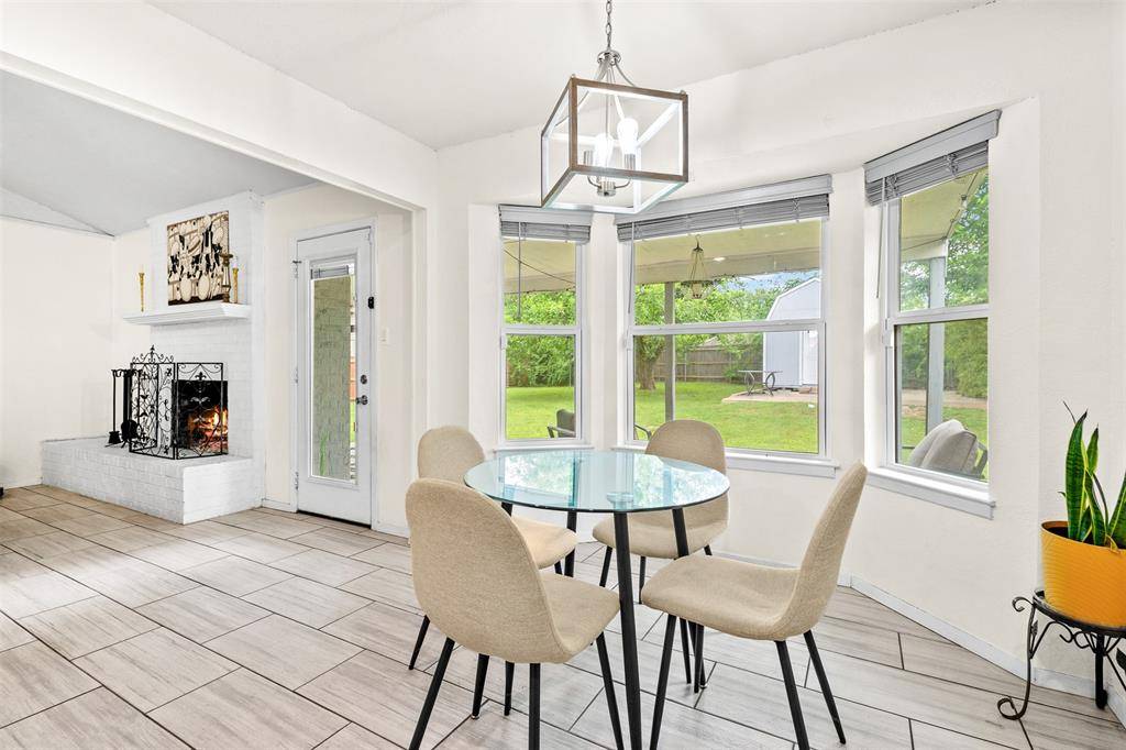 6808 Woodway Drive, Fort Worth, TX 76133