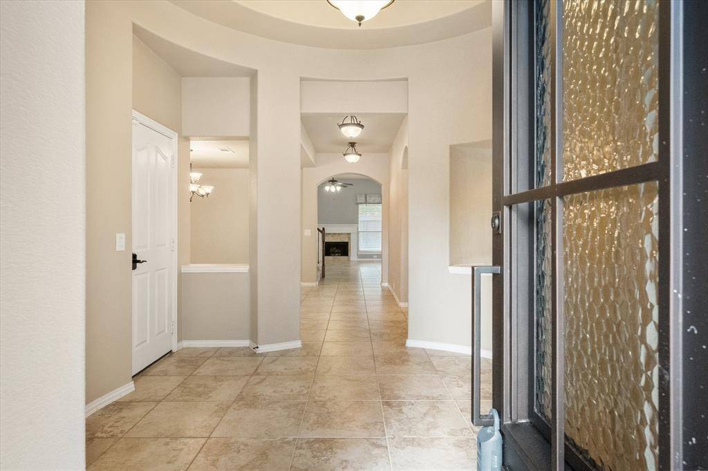 508 Highpoint Lane, Mansfield, TX 76063