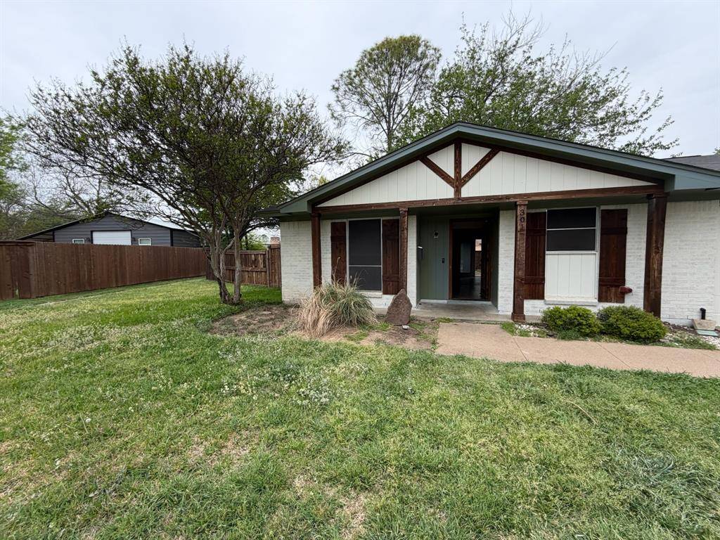 301 Bernice Court, Burleson, TX 76028