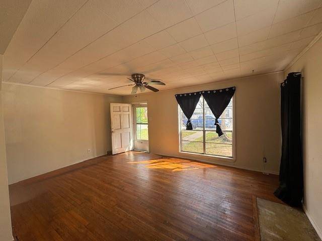 1634 Ash Street, Grand Prairie, TX 75050