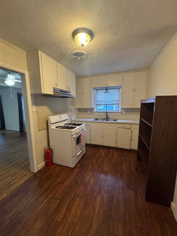 1634 Ash Street, Grand Prairie, TX 75050