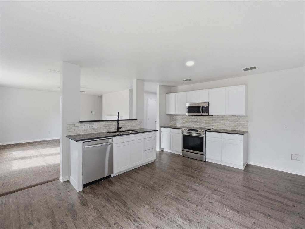 12134 Shine Avenue, Rhome, TX 76078