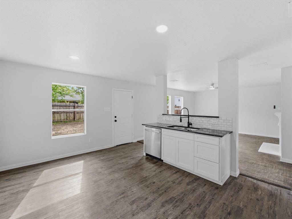 12134 Shine Avenue, Rhome, TX 76078