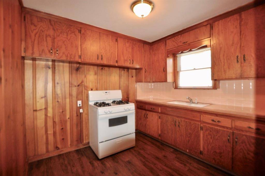 712 W Bridge Street, Weatherford, TX 76086