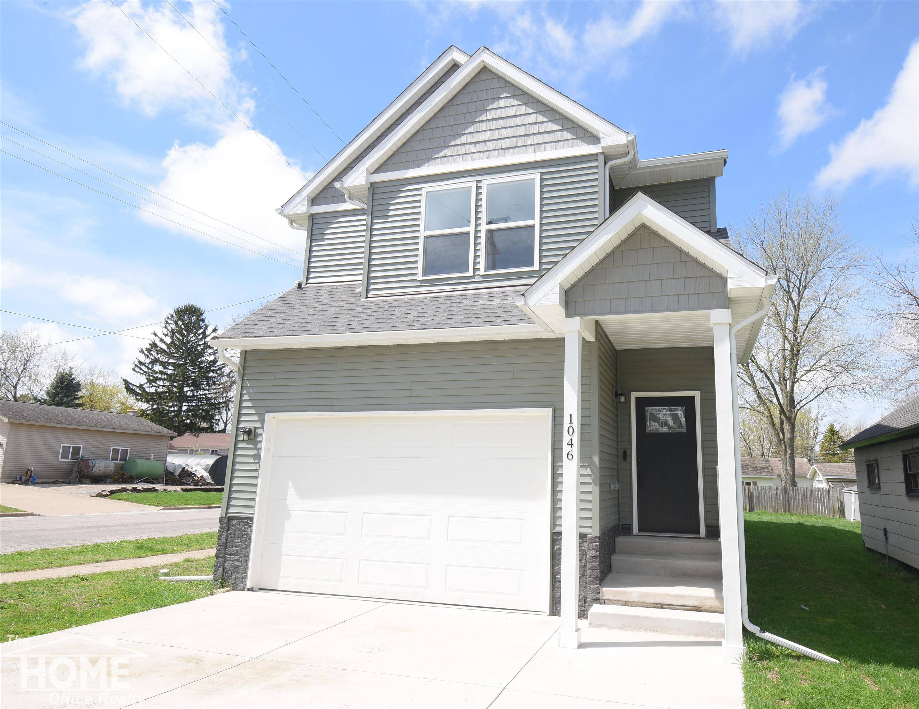 1046 S Pearce ST, Owosso, MI 48867