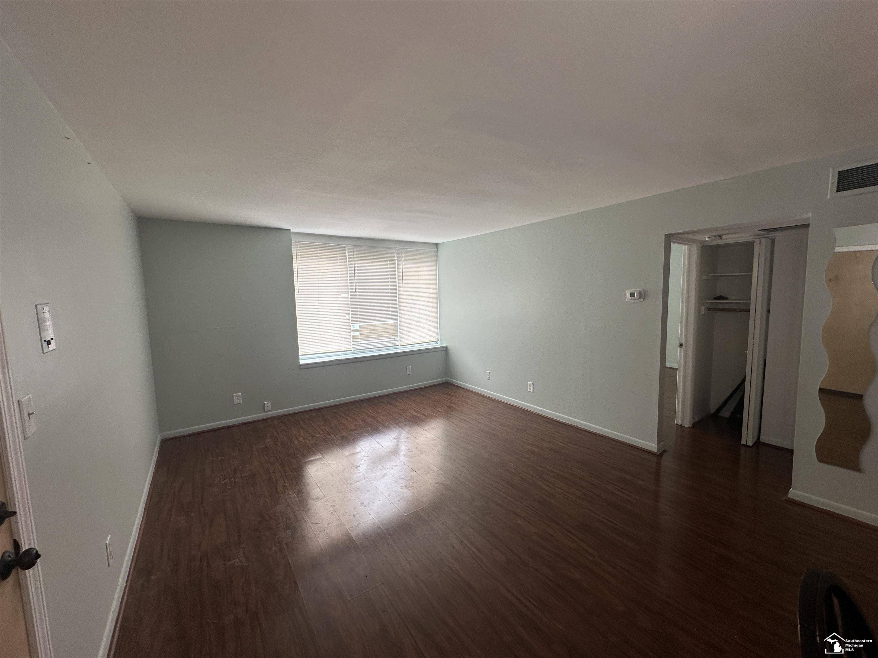 3911 Fort ST, Trenton, MI 48183