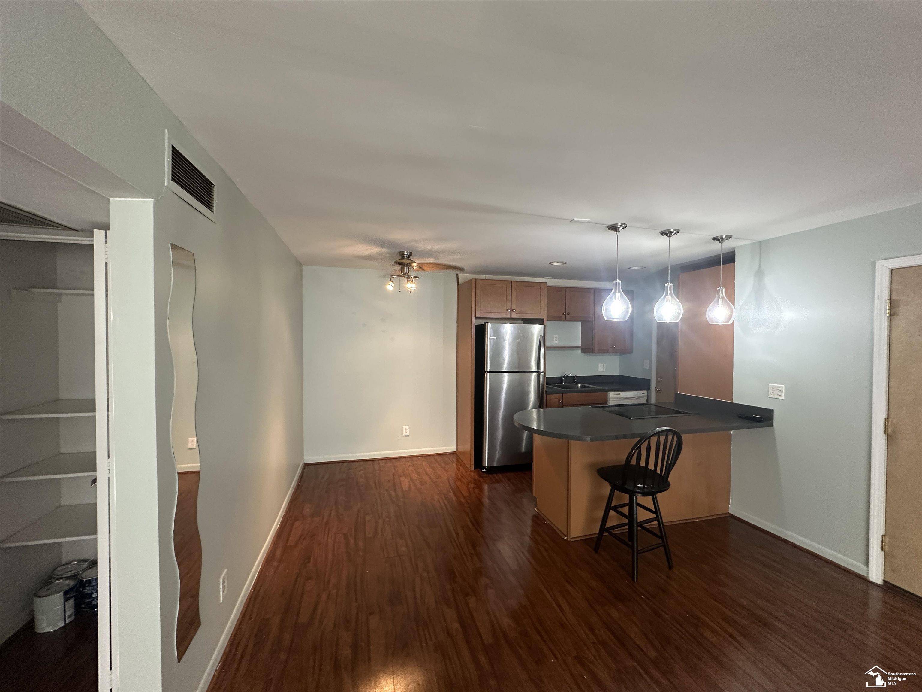 3911 Fort ST, Trenton, MI 48183