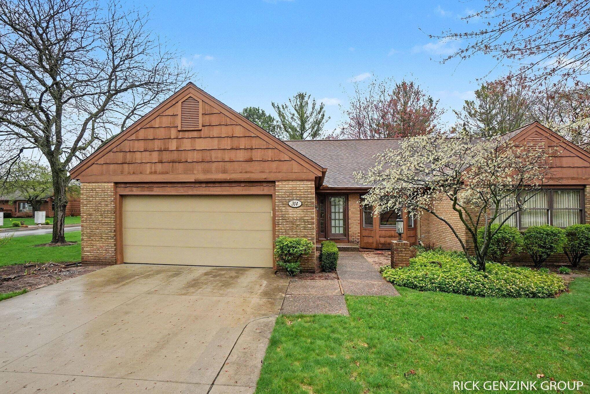 314 Foxcroft CIR, Holland City, MI 49423